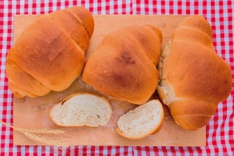 Pão colonial feito em forno à lenha (aprox. 650g)